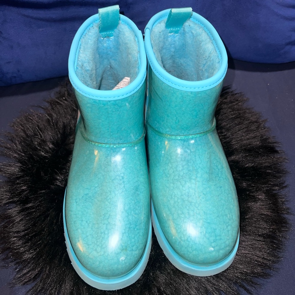 Authentic Ugg classic mini clear water boots - Size 8